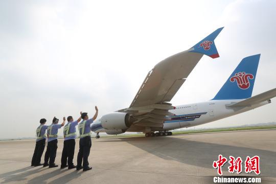 中国首架A380飞机完成首次最高级别“体检” 曾健 摄