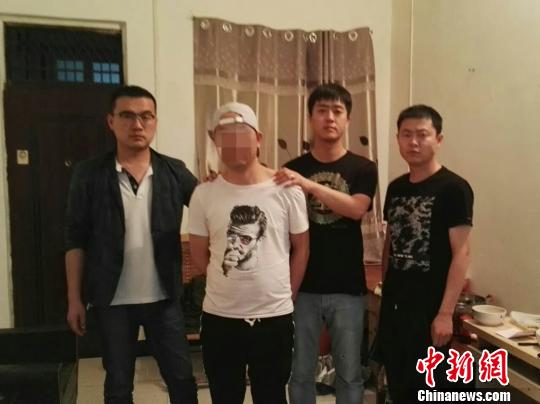 嫌疑人张某被延长警方抓获。　警方供图 摄